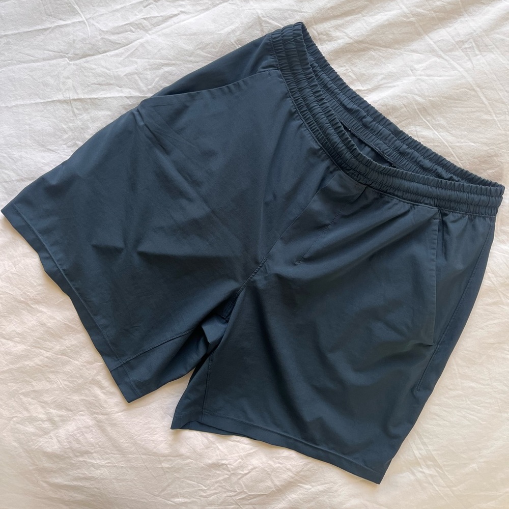 Lulu Lemon Pace Breaker Linerless Short 7"